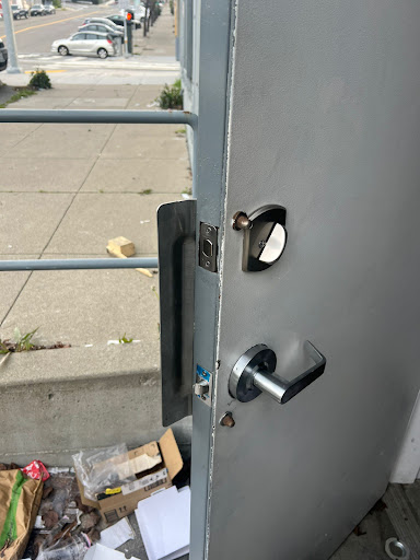 Locksmith Door Lockout &amp; Key Replacement