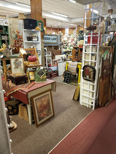 The Looking Glass | Osceola WI | Vintage Antiques